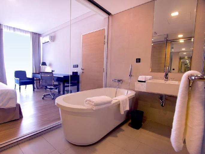 Bathroom 15