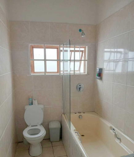 Bathroom 4, Steps Guest House, Nelson Mandela Bay