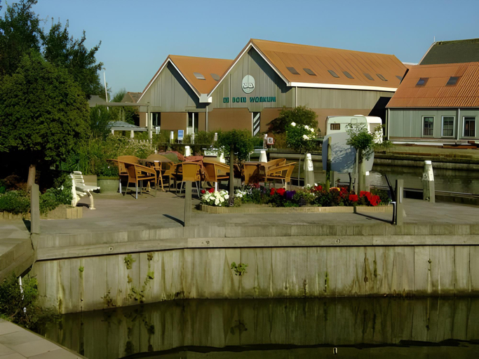 Others 4, Hotel Workum, Nijefurd