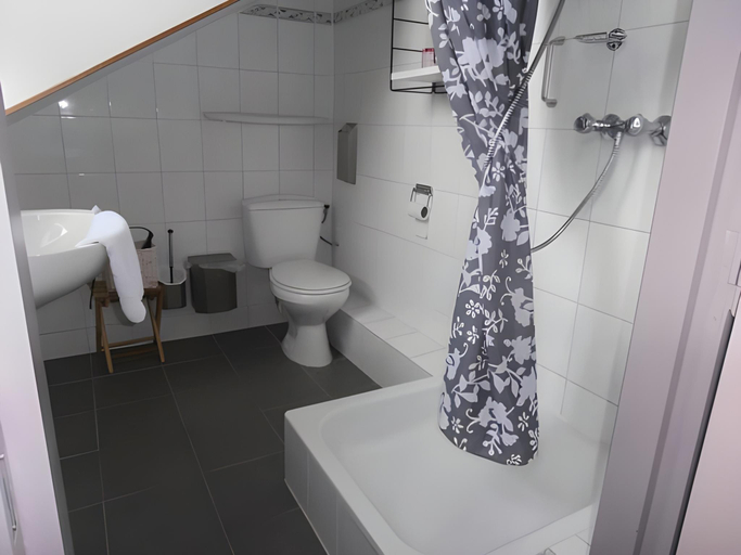 Bathroom 3, Hotel Restaurant The Kings Head Inn, Limburg