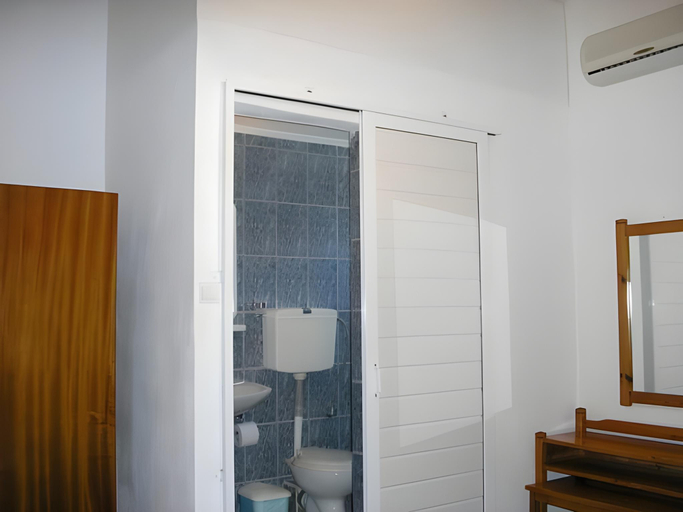 Bedroom 2, Klima Rooms, Crete