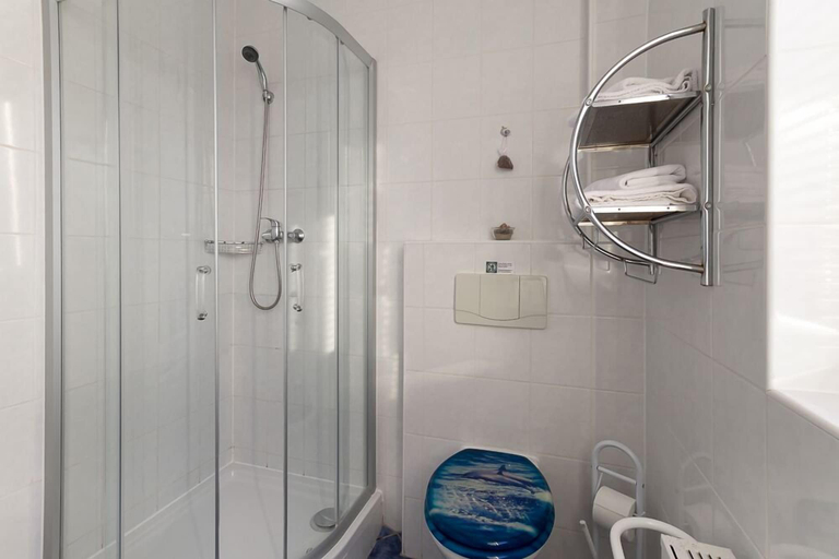 Bathroom 5, Feriendorf Slawitsch, Weimarer Land