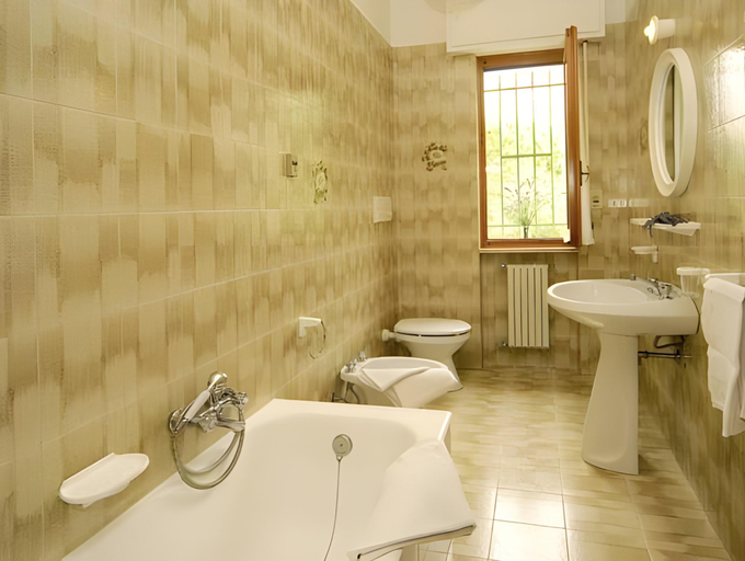 Bathroom 2, Residence Oleandro, Savona