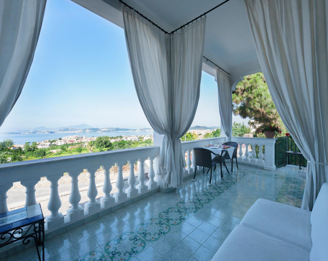 Others 4, B&B Dumbolo, Napoli