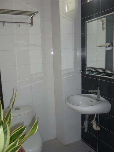 Bathroom 2, Hotel Paka INN, Dungun