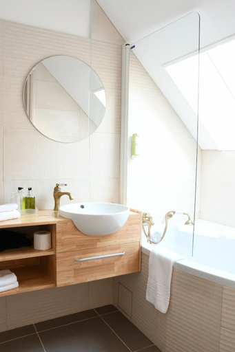 Bathroom 4, Le Moulin Des Ruats, Yonne