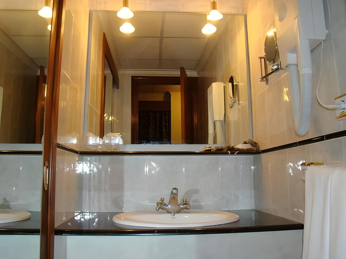 Bathroom 4, Hotel Odon, Alicante