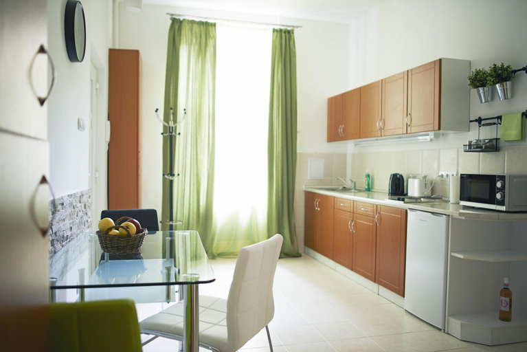 Others 5, Louisa Apartment, Budapesti