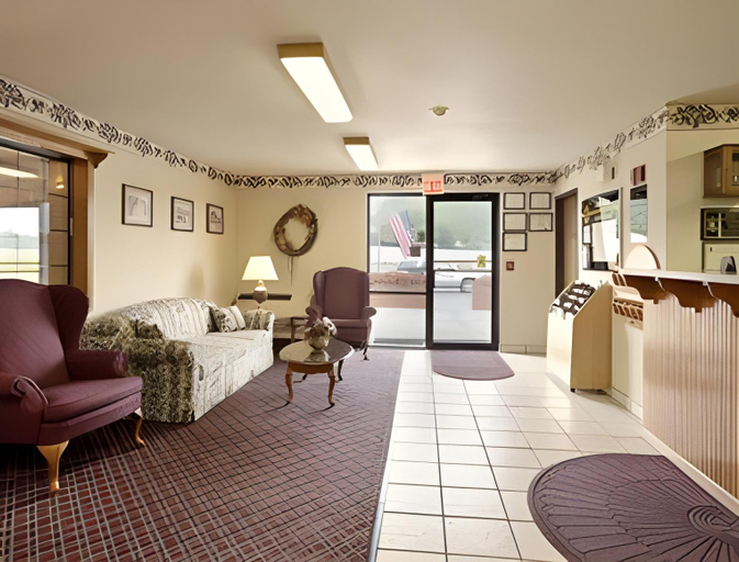 Public Area 2, Super 8 by Wyndham Coshocton Roscoe Village, Coshocton