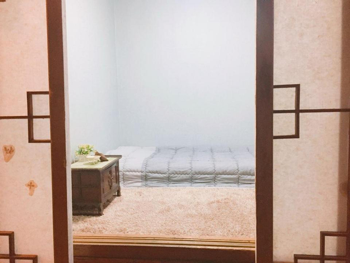 Bedroom 2, ICOS Hanok Guesthouse 1 for Female, Mapo