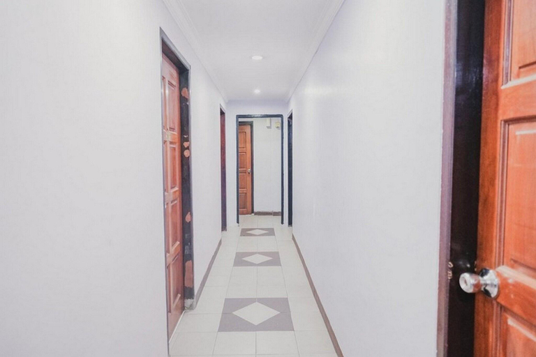 Public Area 3, RedDoorz near Nagoya Hill Mall Batam 5, Batam