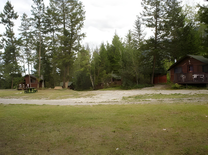 Others 5, Addison's Bungalows, East Kootenay