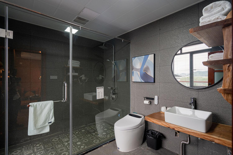 Bathroom 4, 张家界天门山伴田居民宿, Zhangjiajie