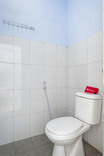 Bedroom 4, Formerly RedDoorz Syariah @ Bondowoso City Center, Bondowoso