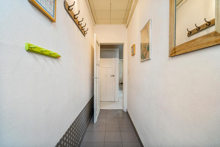 Others 4, Ruime gezinswoning nabij historisch centrum tot 6p met terras, West-Vlaanderen