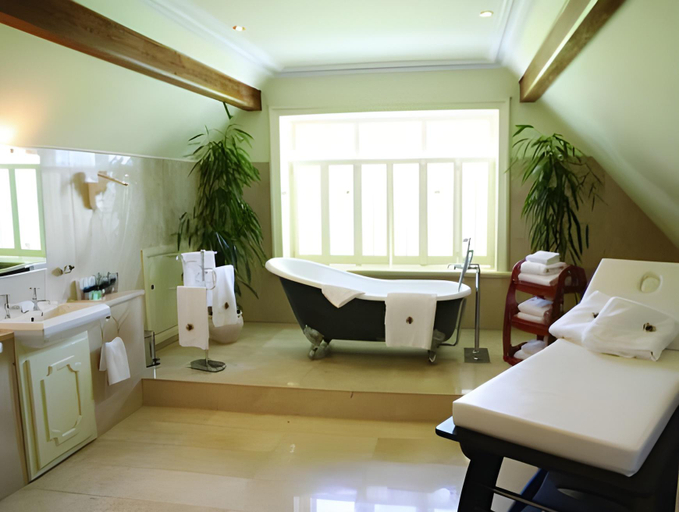 Bathroom 3, Lough Rynn Castle