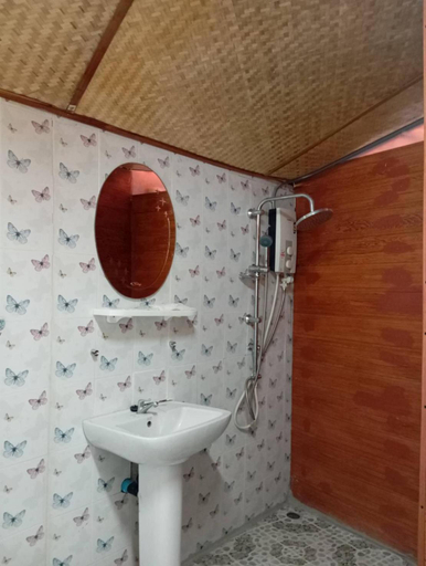 Bathroom 4, De Wiangkumkam Hotel, Saraphi