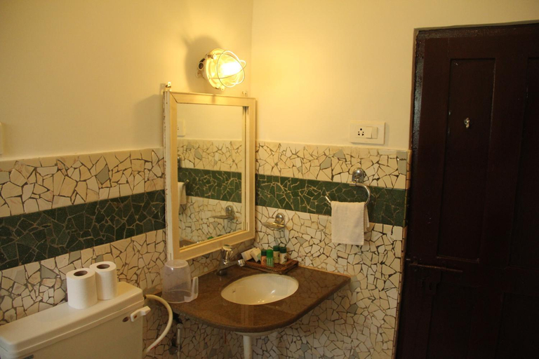 Bathroom 4, WelcomHeritage Panjim Pousada Hotel, North Goa