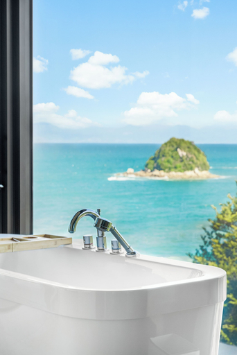 Bathroom 3, Oceanview Penthouse Suite & Beach Access, Tasman