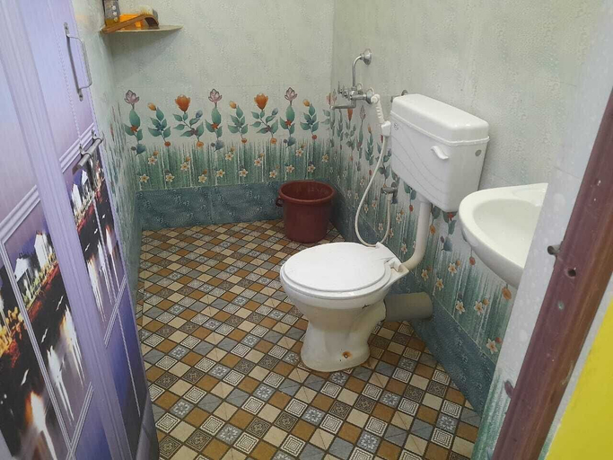 Bathroom, Green tune, Uttara Kannada