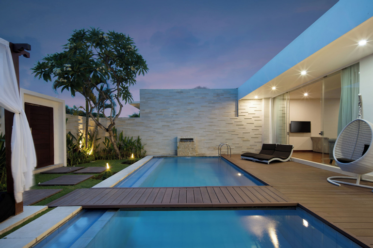 Swimming Pool 21