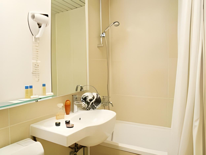 Bathroom 4, Hôtel Charing Cross, Paris