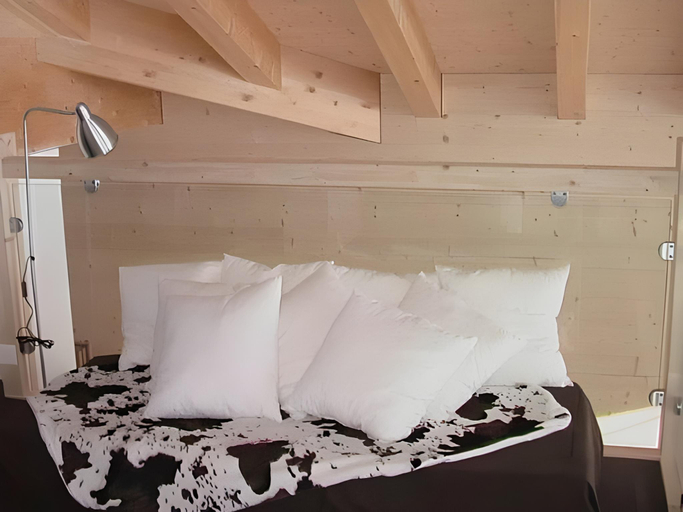 Bedroom 3, Hotel L'Etable, Monthey
