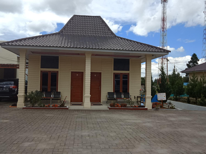Exterior 3
