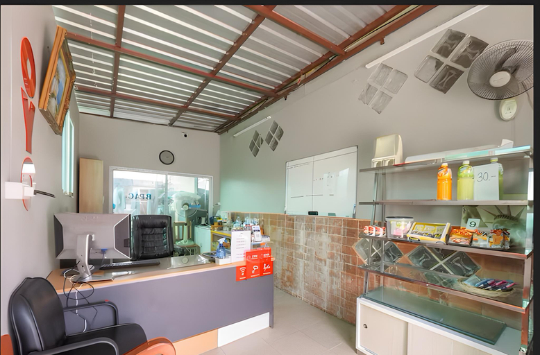 Food & Drinks, Rama 3 Sunrise Hostel, Bang Kho Laem