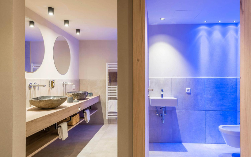Bathroom 4, Hotel Rosengarten (Schenna Resort), Bolzano