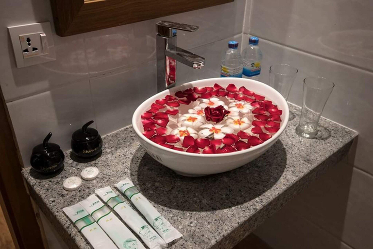 Bathroom 4, Shwe Kaung Kin Motel, Myingyan