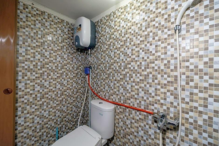 Bathroom 3, Formerly RedDoorz @ Jalan Demang Lebar Raya, Palembang