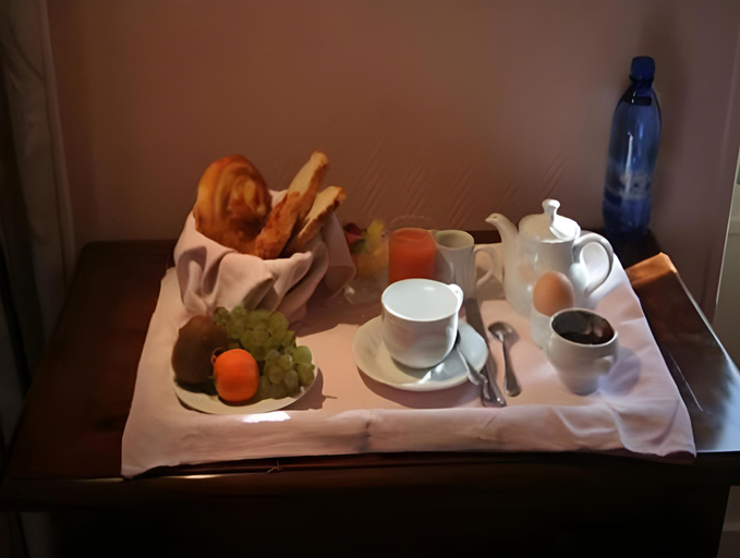 Food & Drinks 4, Logis Hôtel Du Dauphin, Orne