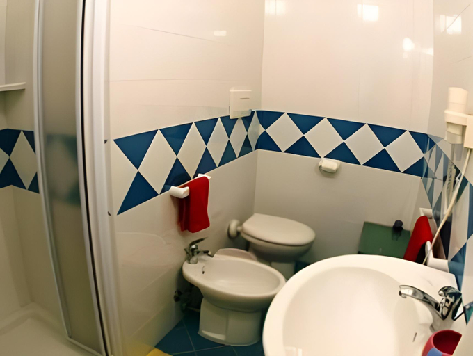 Bathroom 4, Affittacamere Art Rooms, Cagliari