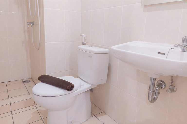 Bathroom 3, Comfy And Spacious 2Br Apartment At M-Town Residence, Tangerang