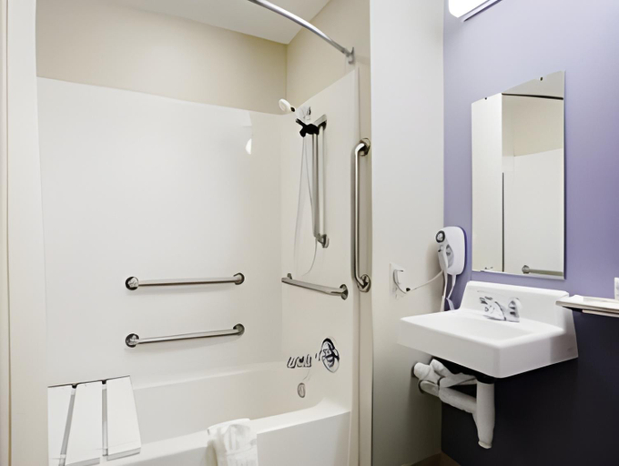 Bathroom 4, Microtel Inn & Suites by Wyndham Altus, Jackson