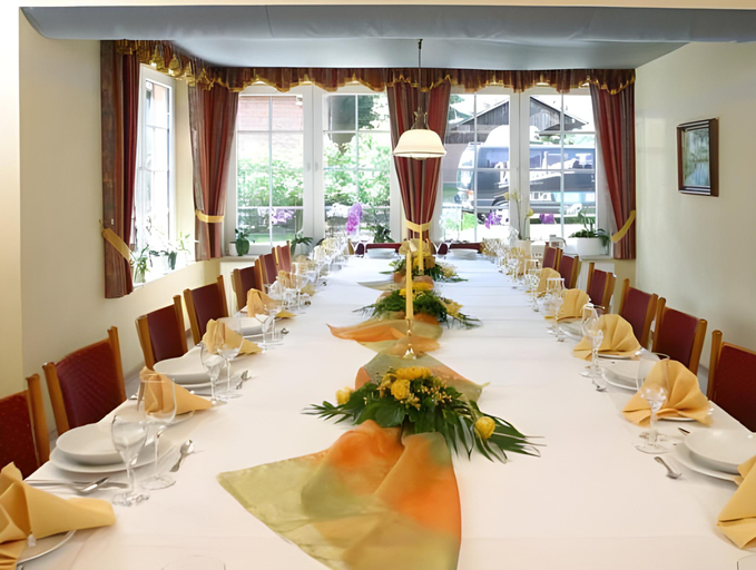 Others 2, Hotel Zur Linde, Verden