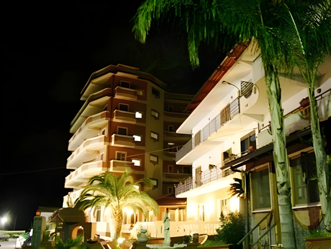 Exterior & Views 2, Hotel Casa Del Gourmet, Reggio Di Calabria