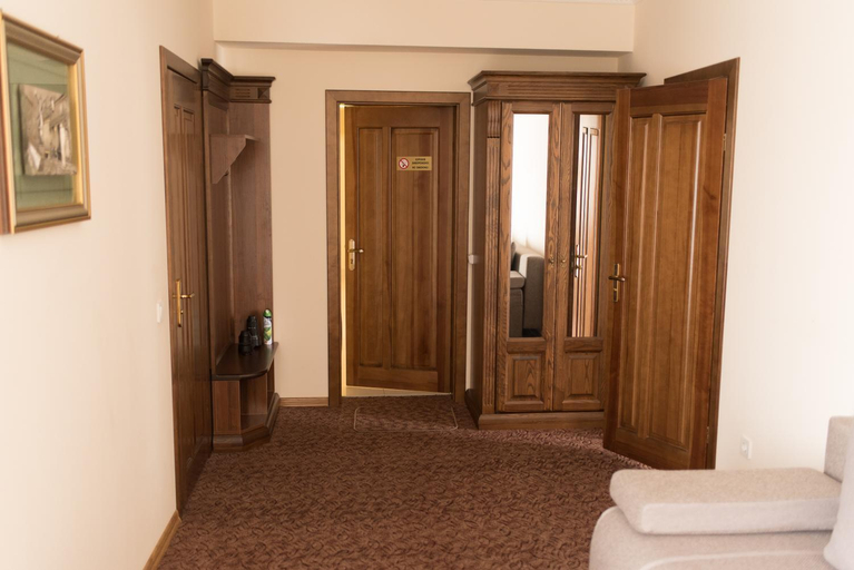 Bedroom 2, Hotel Korona, Kamianets'-Podil's'kyi