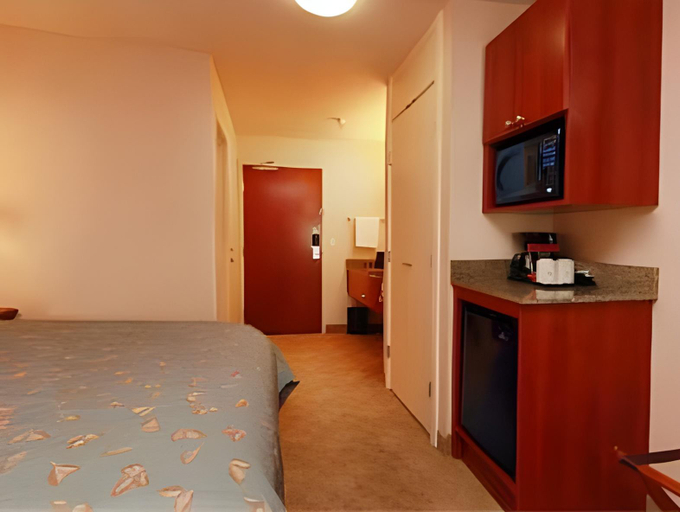 Bedroom 3, Silver Cloud Hotel - Portland, Multnomah