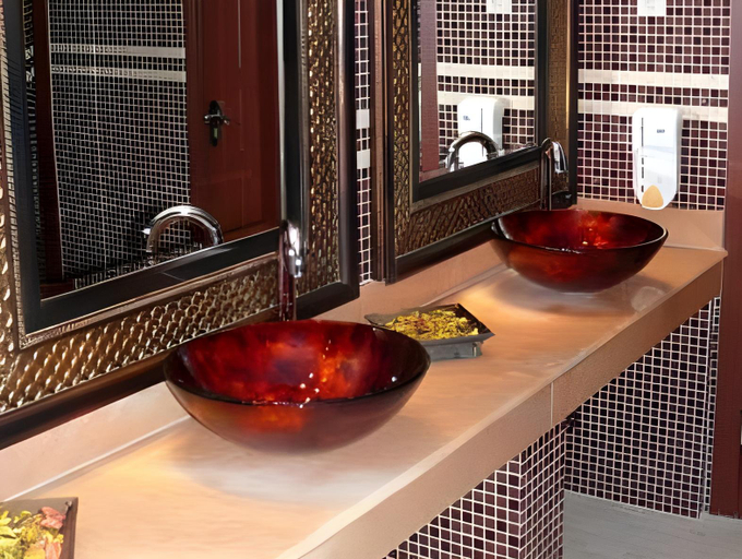 Bathroom, Hotel Bellevue, Esztergom