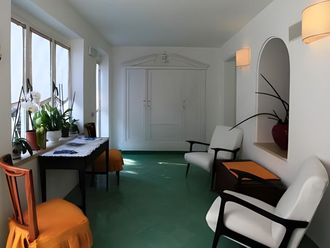 Others 4, Villa Calypso, Napoli
