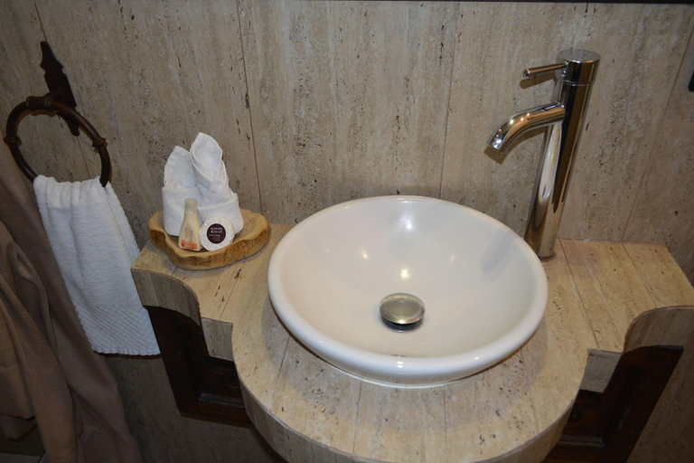 Bathroom 4, Ciel Luxe Hotels, Antigua Guatemala
