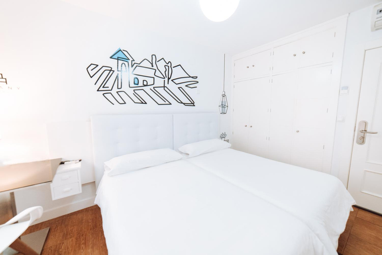 Others 4, Hostal Misericordia, León