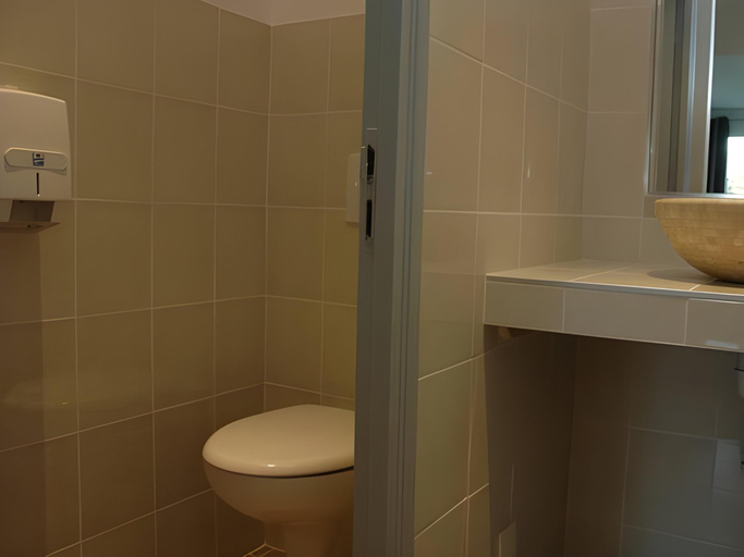 Bathroom 3, Logis Hotel Restaurant Le Plantevin, Drôme