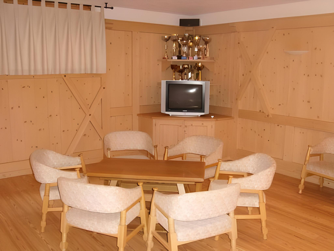 Public Area 2, El Laresh, Trento