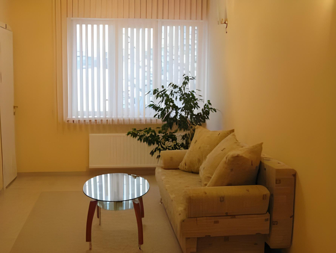Others 4, Hotel Lidia