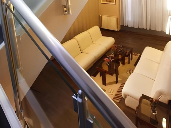 Others 5, Centar Hotel