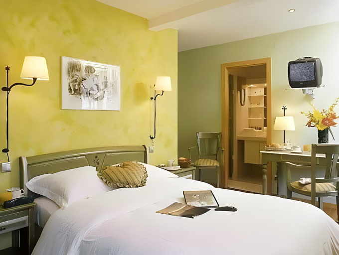 Bedroom 2, Logis Hotel Restaurant Le Faude, Haut-Rhin