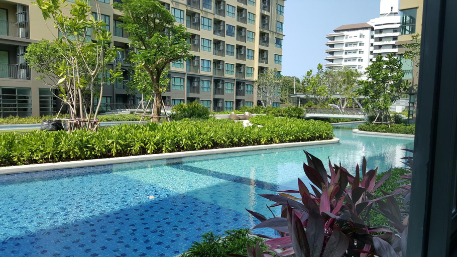 Swimming Pool 13